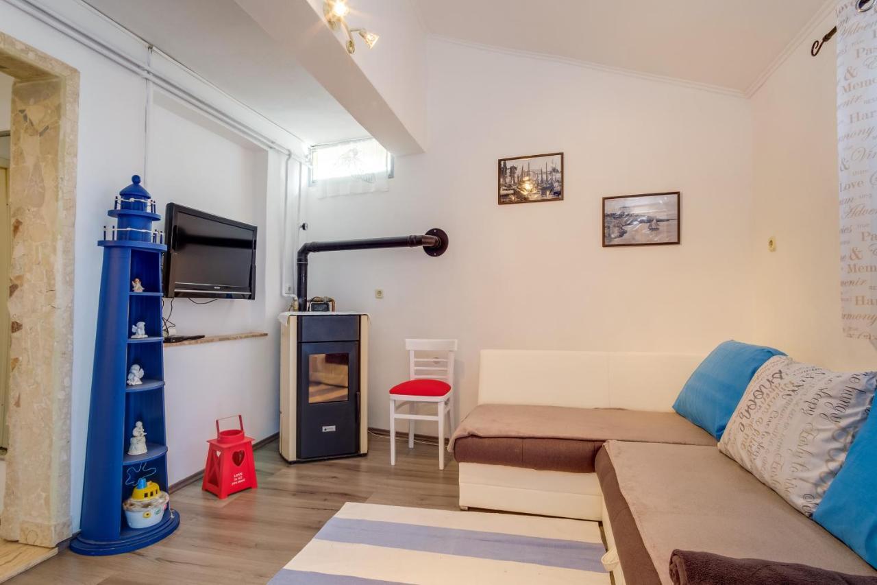 Apartments Kastel 베리로신즈 외부 사진