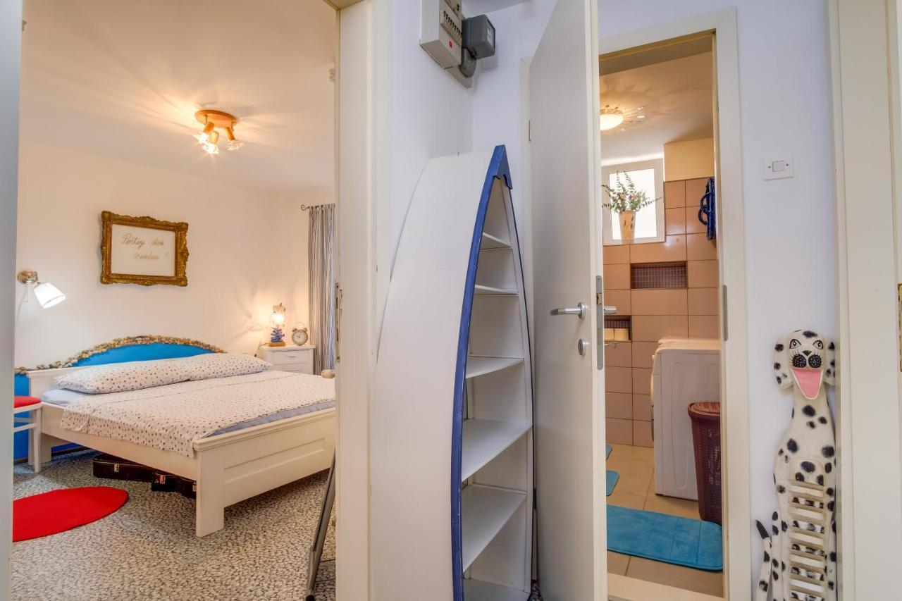 Apartments Kastel 베리로신즈 외부 사진