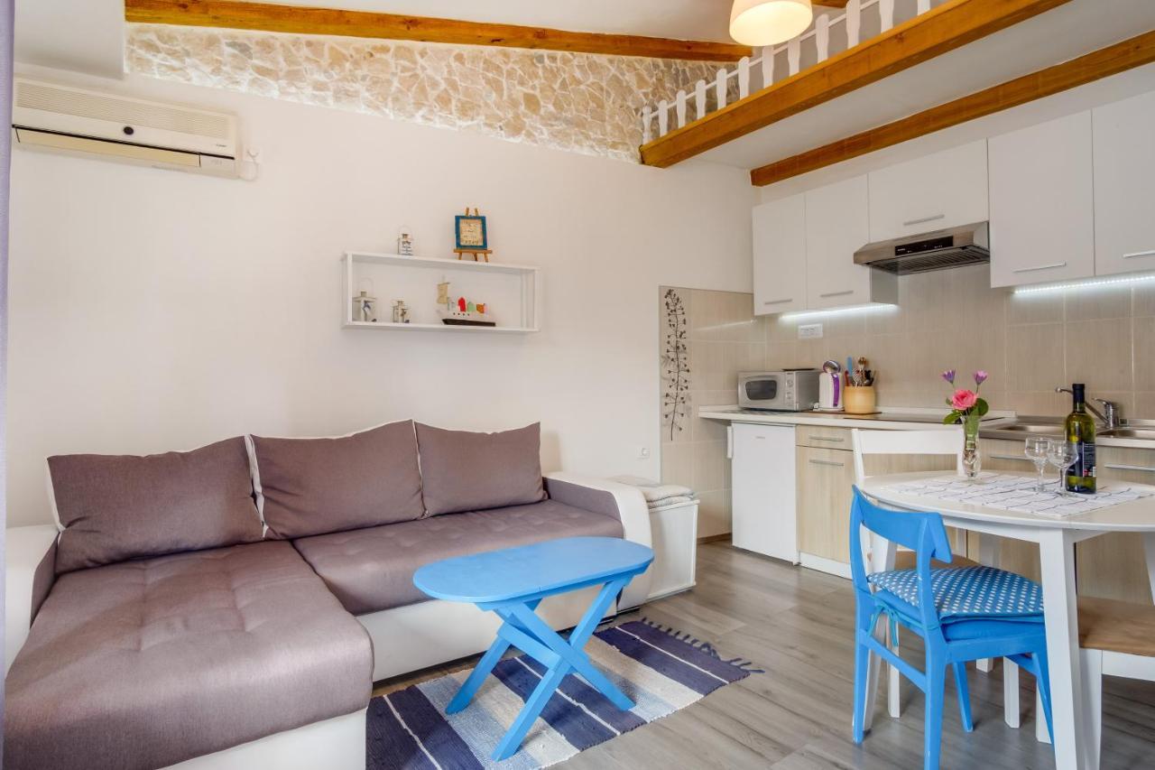 Apartments Kastel 베리로신즈 외부 사진