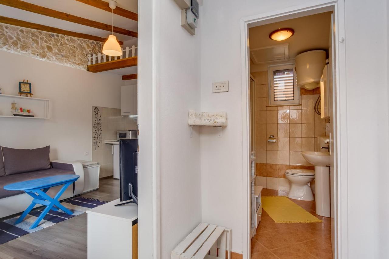 Apartments Kastel 베리로신즈 외부 사진